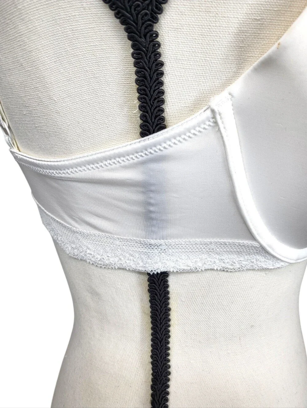 Calvin Klein White Lace Trim Contour Underwire T-Shirt Bra Gold Logo Size 36C